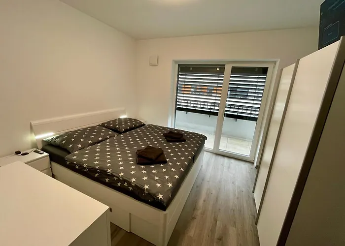 Raj Apartment *